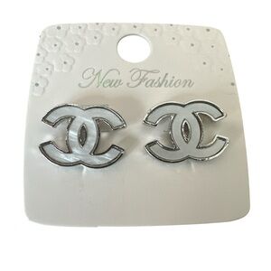 NWT! White & Silver Fashion Earrings